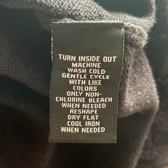 Valerie Stevens Size XL/XG color black single clasp V-neck cardigan - Picture 6 of 9